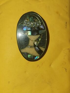 New Zealand Art Deco Inlaid Chic Lady In Hat Abalone